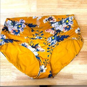 Senita maternity swim bottom size small